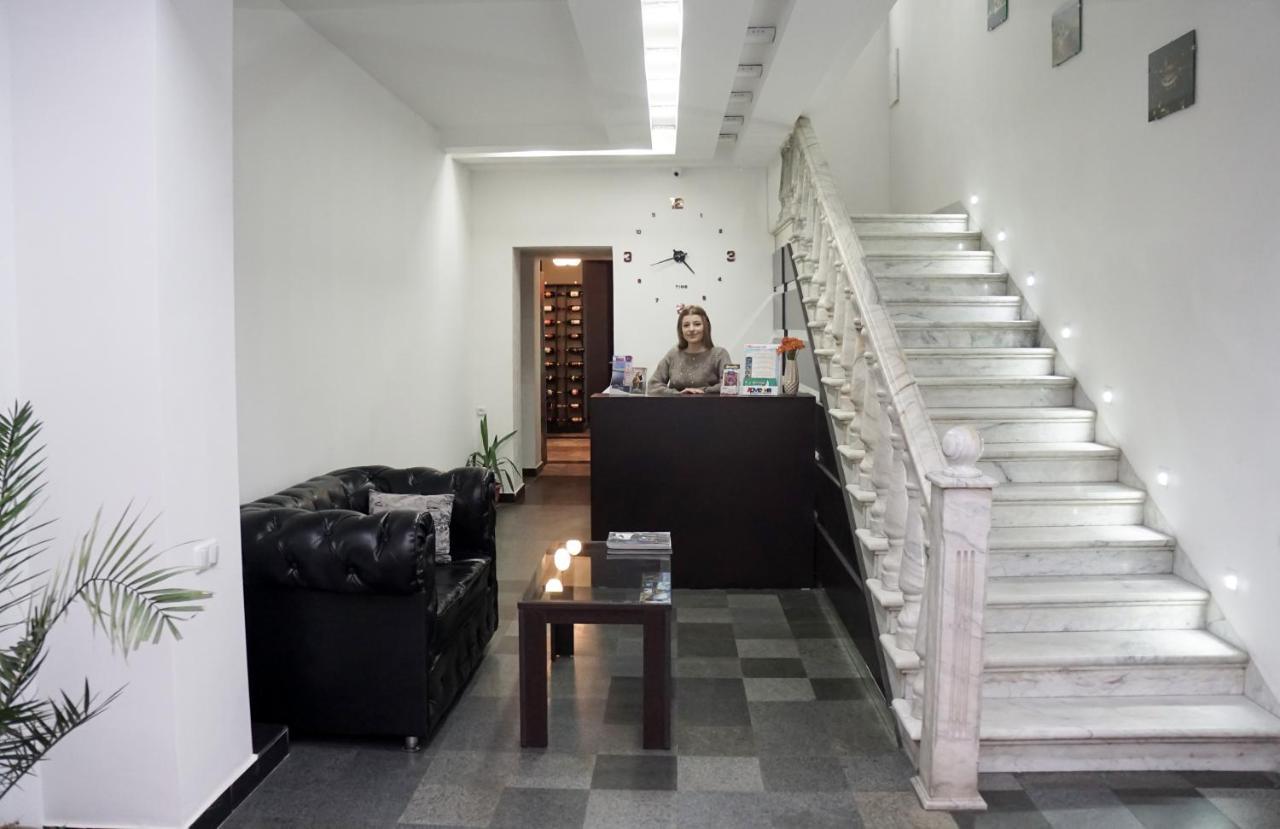 Nor Yerevan Hotel エクステリア 写真