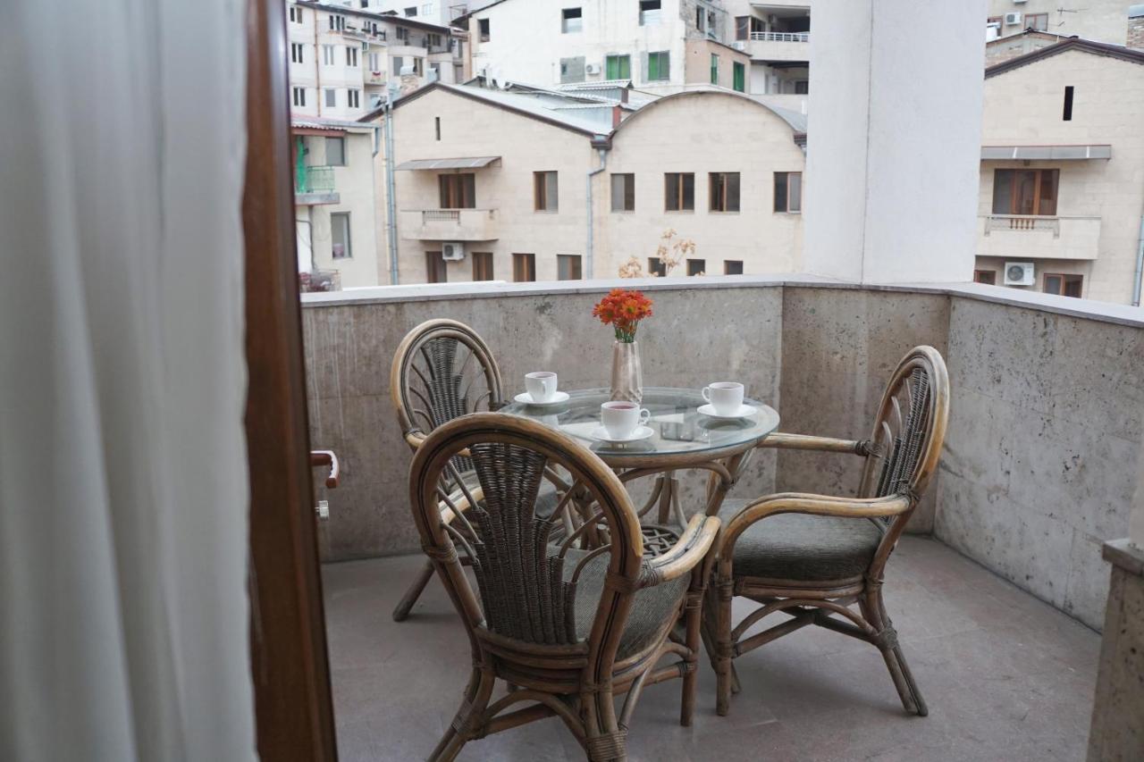 Nor Yerevan Hotel エクステリア 写真