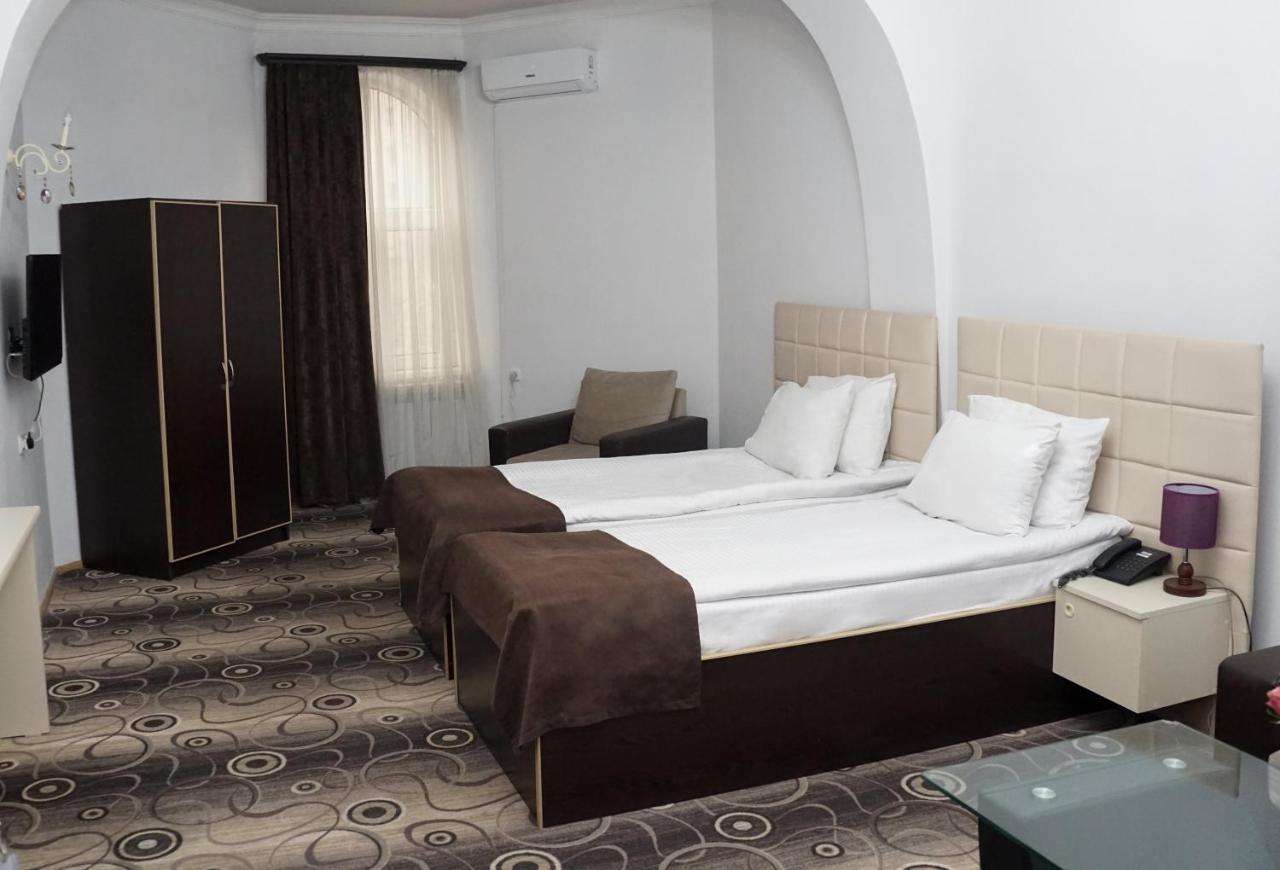 Nor Yerevan Hotel エクステリア 写真