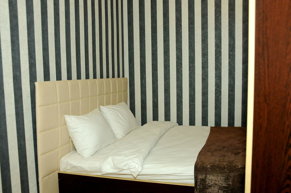 Nor Yerevan Hotel エクステリア 写真